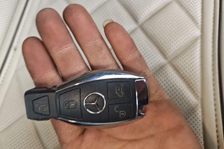 Used Mercedes-Benz V-Class 2017 V 260 Avantgarde Edition