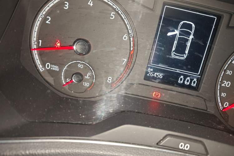 Used Volkswagen T-ROC 2019 230TSI DSG Two-Wheel-Drive Advanced Version China VI Standard Odometer Close Up