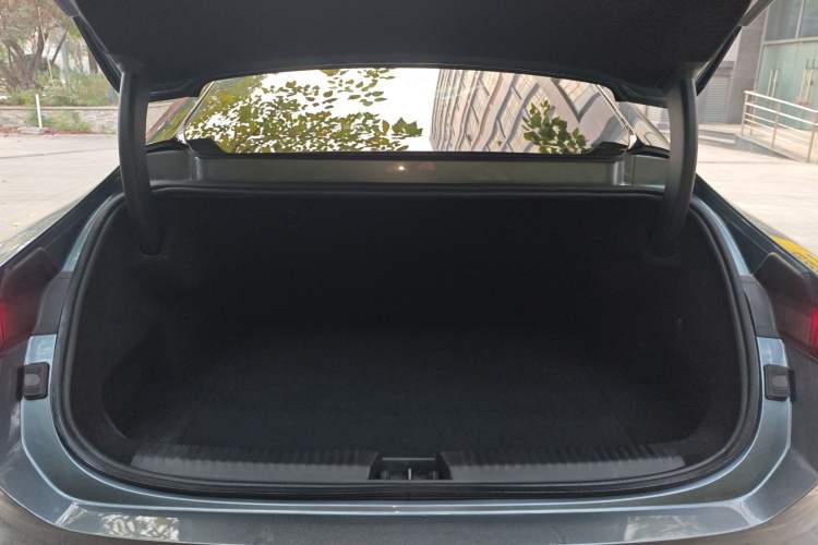 Used Lynk & Co Z10 2025 95 kWh 702 km All-Wheel Drive Intelligent Driving Ultra
