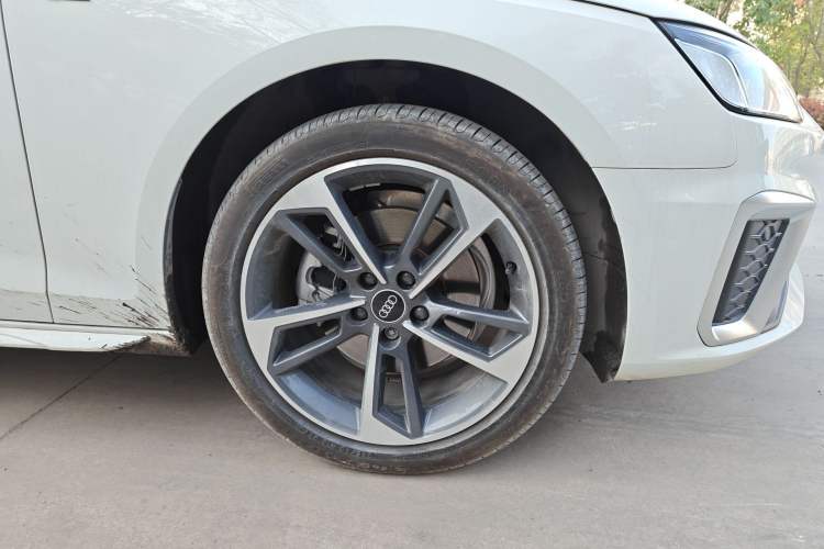 Used Audi A4L 2024 40 TFSI Fashion Dynamic Model