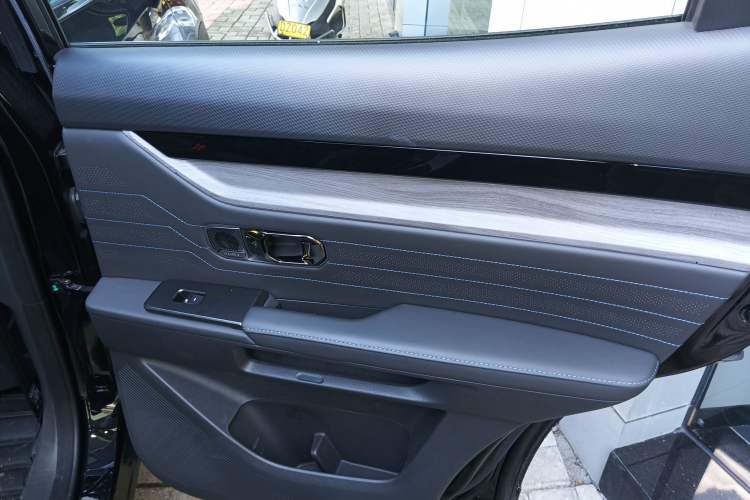 Used JETOUR Shanhai L6 2024 1.5TD DHT ULTRA