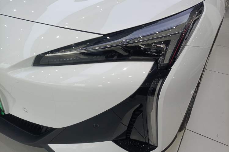 Used ARCFOX Alpha S5 2024 708MAX 200kW
