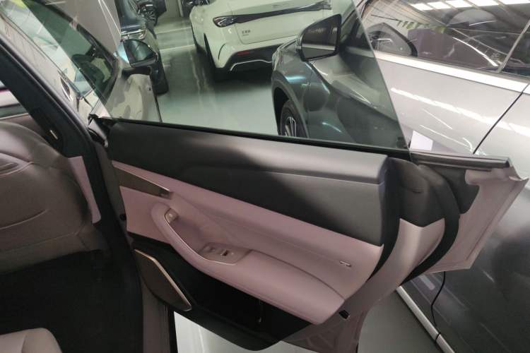 Used ONVO L60 2024 85 kWh Rear-Drive Version
