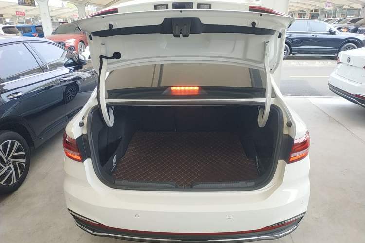 Used Volkswagen Lavida 2024 1.5L Automatic 5 Million Edition Trunk