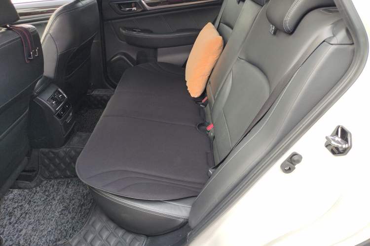 Used Subaru Outback 2016 2.5i Luxury Navigation Edition Left Rear Seat