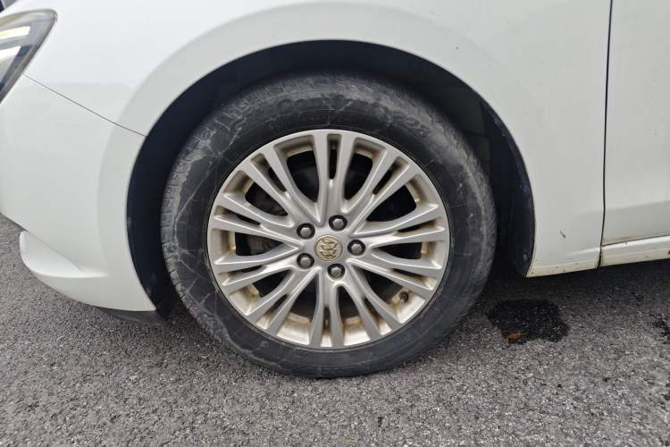 Used Buick GT 2015 15N Automatic Deluxe Edition Left Front Wheel Hub