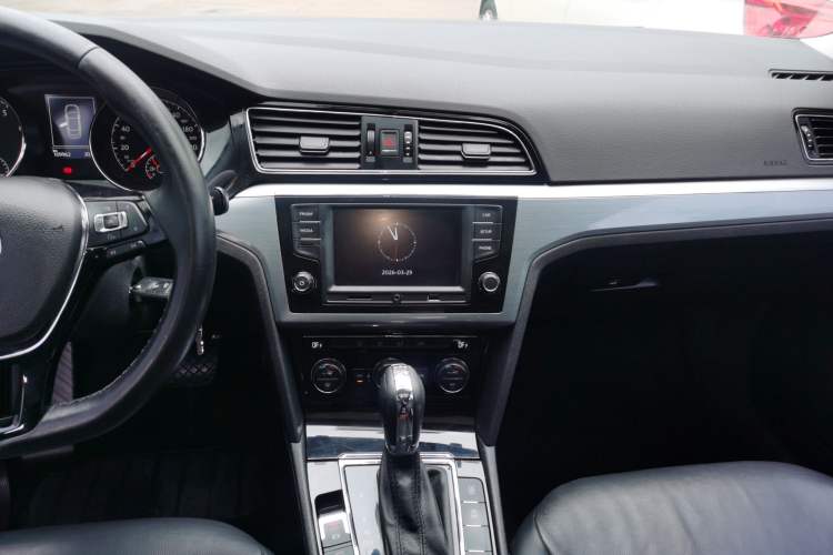 Used Volkswagen Lamando 2017 280TSI DSG Comfort Edition
