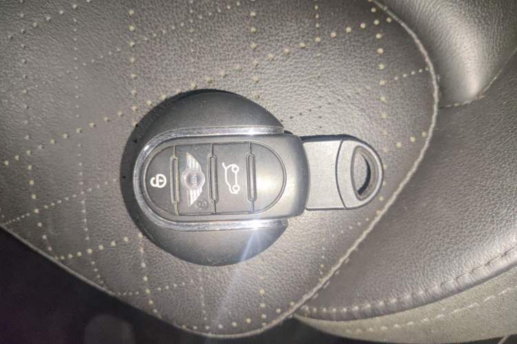 Used MINI MINI 2016 2.0T COOPER S Pioneer Edition Five-Door Model