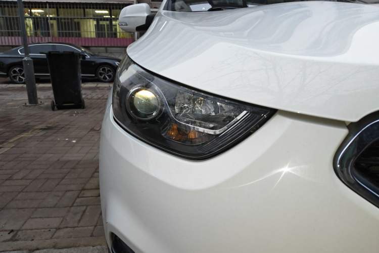 Used FAW Junpai D60 2015 1.5L Manual Standard Edition Right Front Headlight