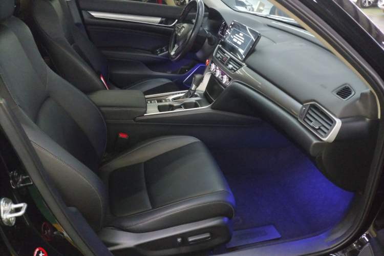 Used Honda Accord 2022 260TURBO Luxury Edition Right Front Seat