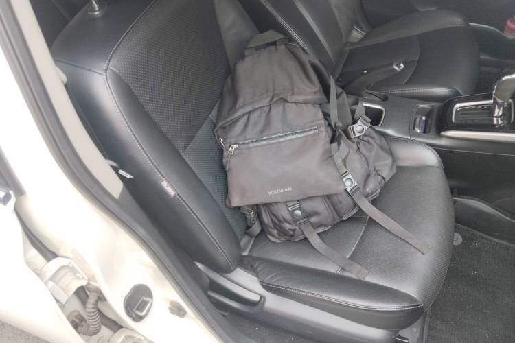 Used Nissan Sylphy 2019 1.6XV CVT Smart Connect Luxury Edition China VI Standard Right Front Seat