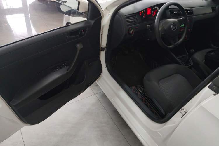 Used Volkswagen Santana 2019 1.5L Manual Fashion Edition China VI Standard Driver Seat