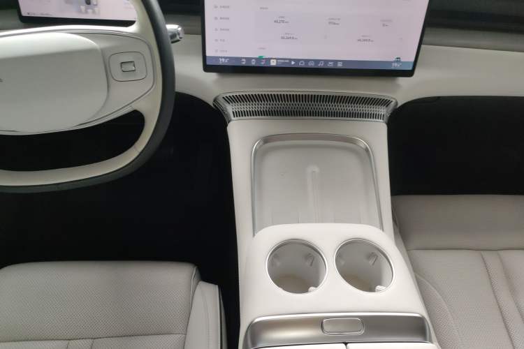 Used XPeng X9 2024 702 Ultra-Long Range Max Gear Lever