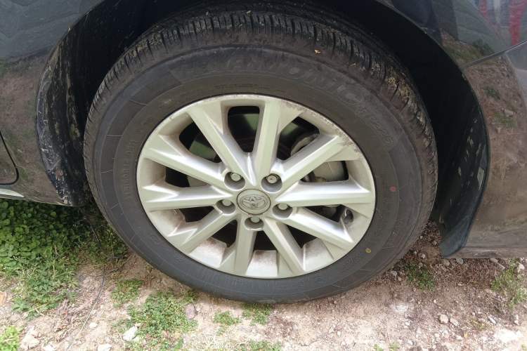 Used Toyota Camry 2013 2.0G Comfort Edition Right Front Wheel Hub