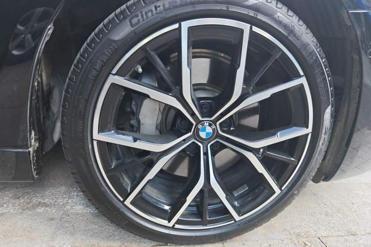 Used BMW 5 Series 2021 530Li Luxury Edition M Sport Package Right Front Wheel Hub