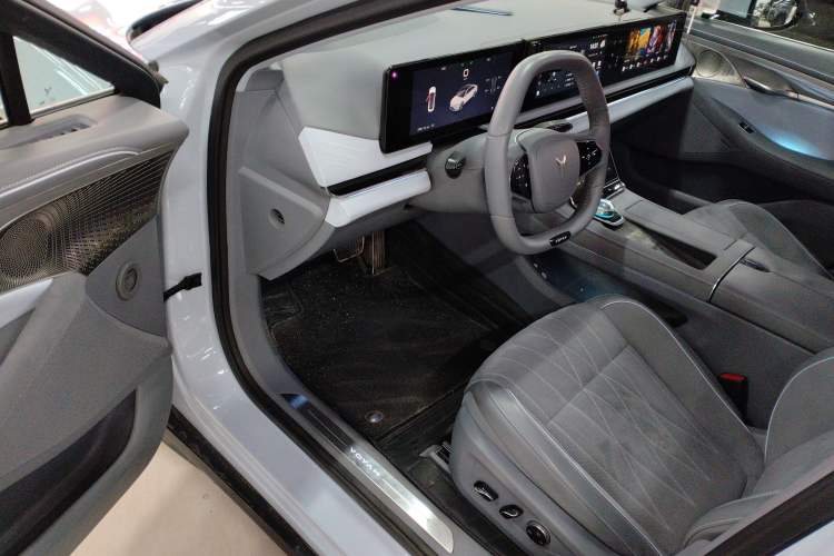 Used VOYAH PASSION 2023 Four-Wheel Drive Flagship Edition
