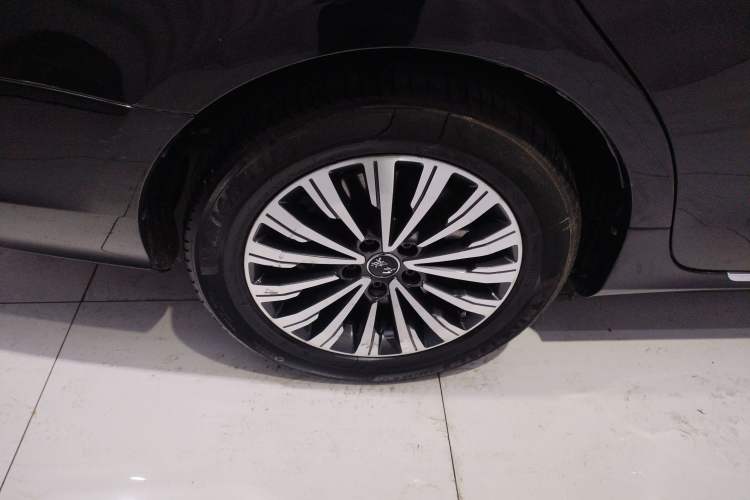 Used Hongqi H7 2017 1.8T Tech Model Right Rear Wheel Hub