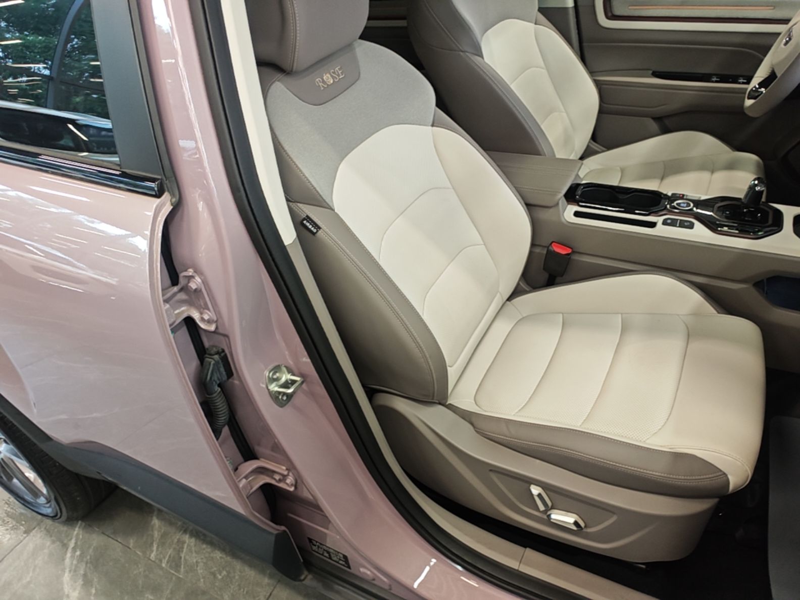 Geely Auto icon 2026 Model Chocolate 1.5TD Pure & Refined Edition — снимка 19