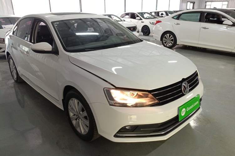 Used Volkswagen Sagitar 2015 1.6L Automatic Comfort Model
