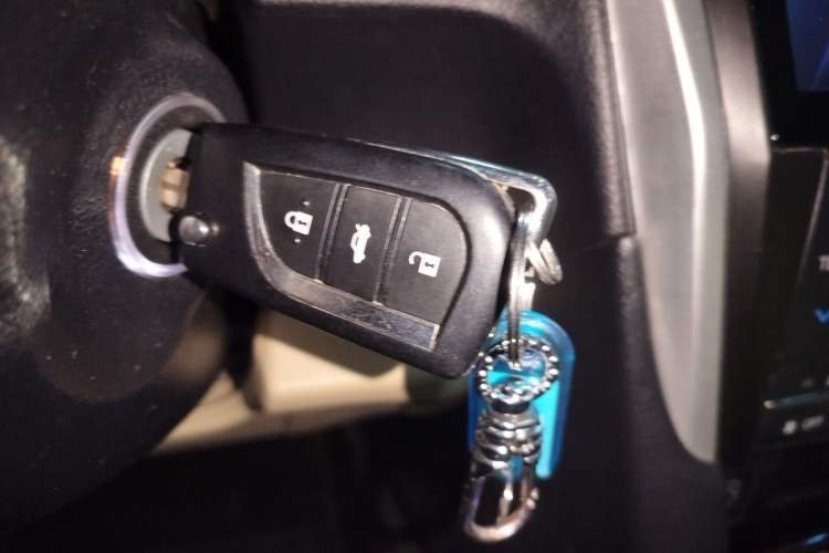 Used Toyota Camry 2016 2.0E 10th Anniversary Elite Edition