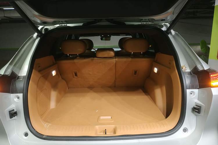 Used Dongfeng Aeolus L8 2025 Model 185KM Dream Edition
