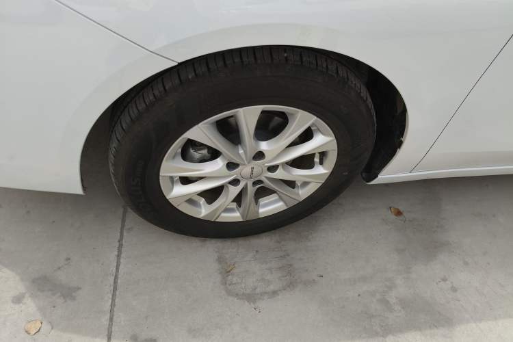 Used Roewe i5 2023 1.5L CVT Luxury Edition Left Front Wheel Hub