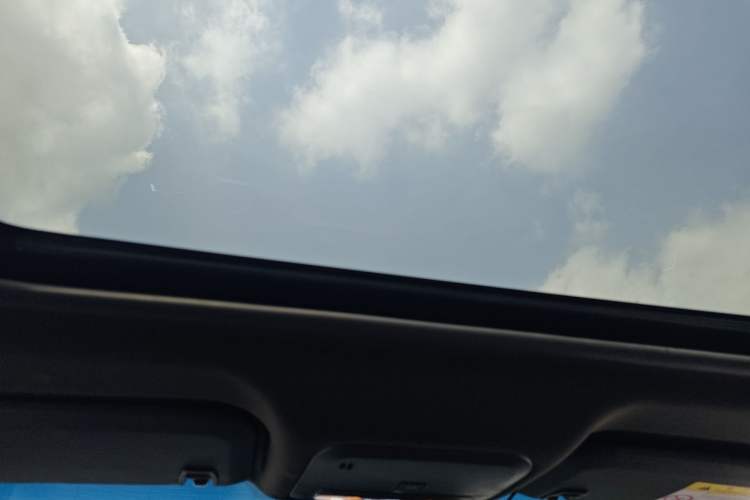 Used Chevrolet Monza 2019 RS 330T Automatic Comfort Edition China VI Standard Headliner