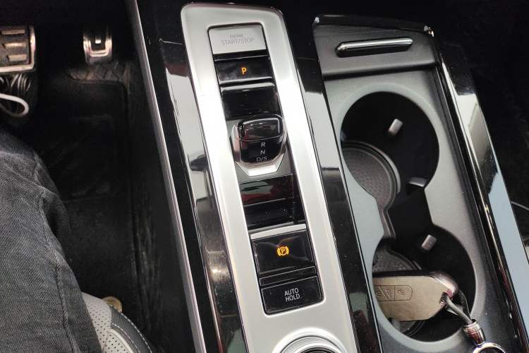 Used Volkswagen Tavendor 2023 380TSI Four-Wheel Drive R-Line Cruise Edition
