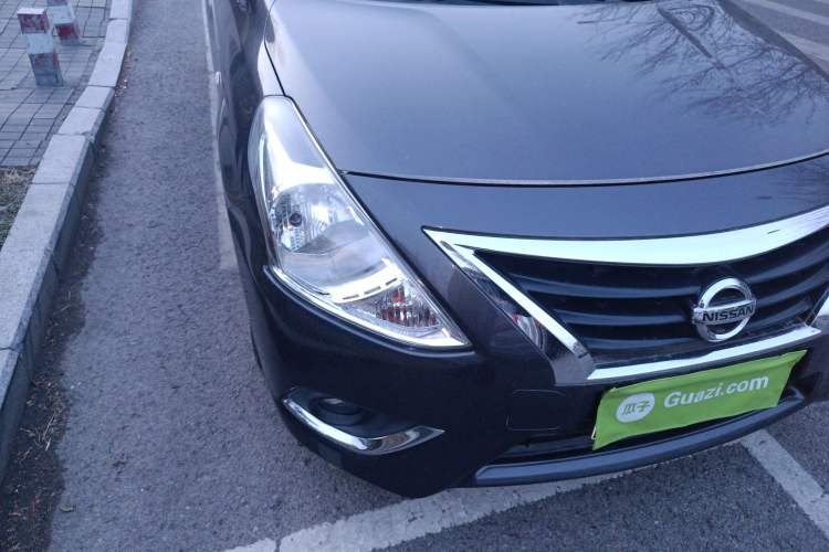 Used Nissan Sunny 2015 1.5XE Manual Master Edition Right Front Headlight