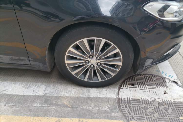 Used Ford Mondeo 2017 EcoBoost 180 Luxury Model Right Front Wheel Hub