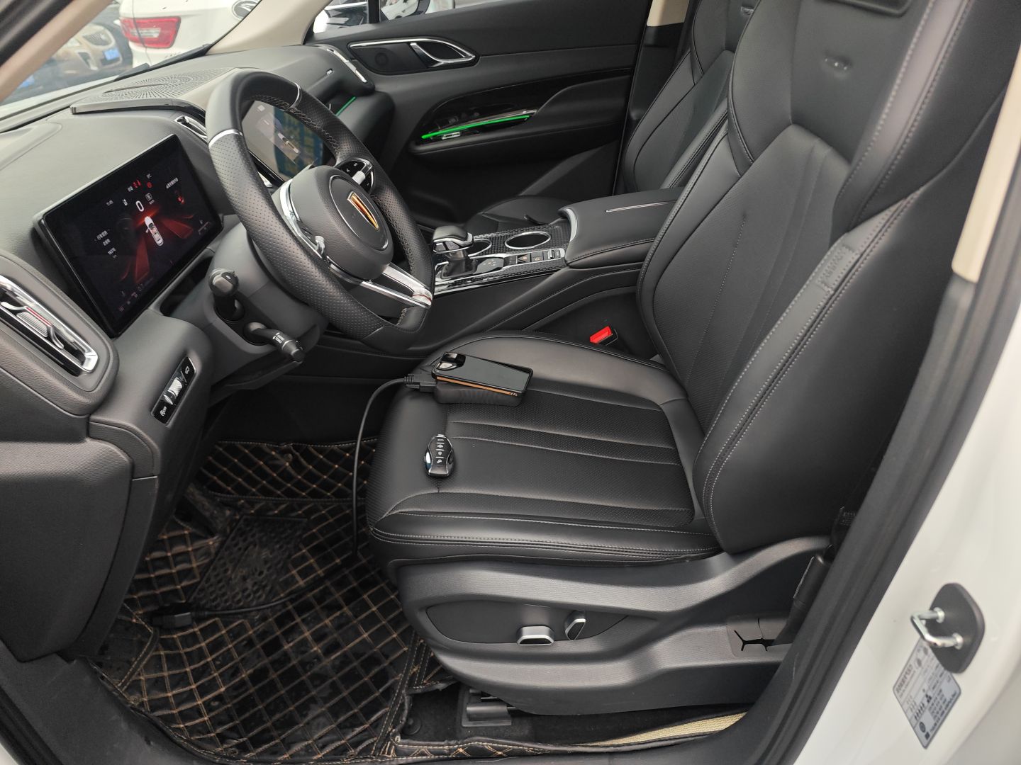 المقاعد الأمامية داخل السيارة