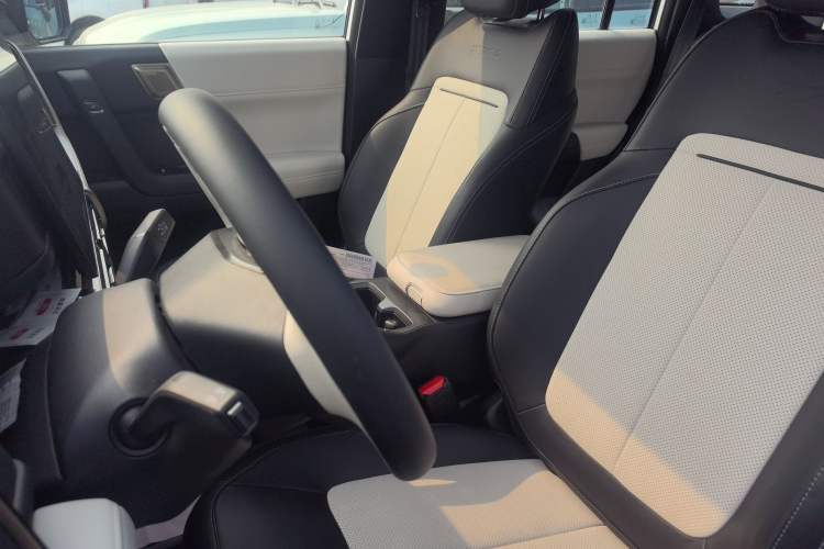 Used iCAR 03T 2024 520km Two-Wheel Drive Long-Range Version Left Front Seat