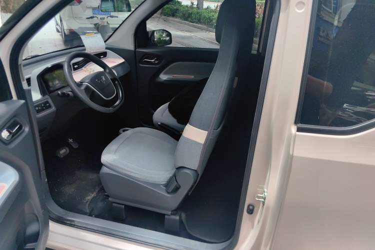 Used Wuling Hongguang MINIEV 2022 Macaron Premium Model – Lithium Iron Phosphate