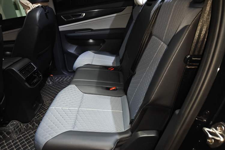 Used Volkswagen Teramont 2021 380TSI Four-Wheel Drive Luxury Edition Left Rear Seat