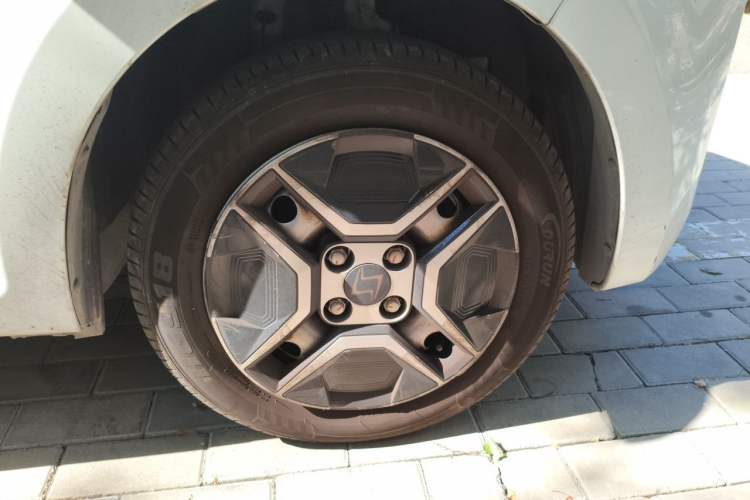 Used SOL E10X 2021 302 km Range Fashion Edition 31.4 kWh