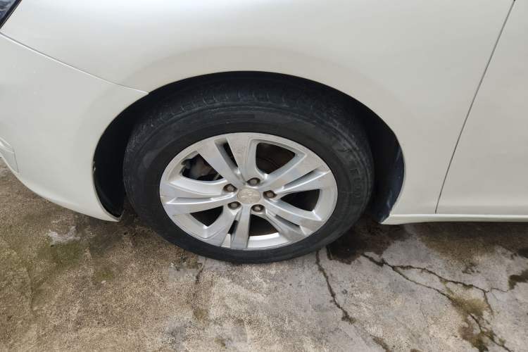 Used Peugeot 408 2014 1.8L Manual Leading Edition
