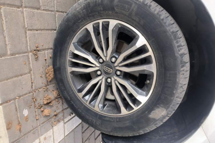 Used Geely Auto Vision X6 2016 1.8L Manual Luxury Model Right Front Wheel Hub