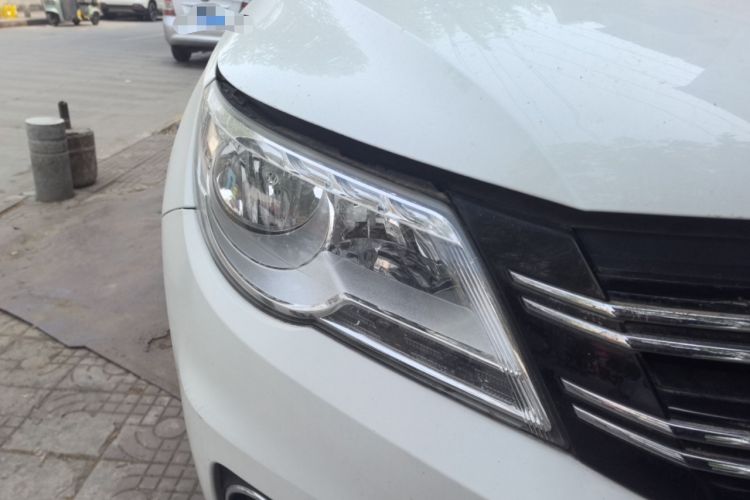 Used Volkswagen Tiguan 2012 2.0 TSI Automatic All-Wheel Drive Elite Edition Right Front Headlight