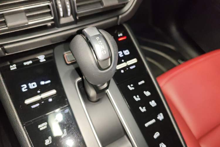 Used Porsche Macan 2022 Macan 2.0T