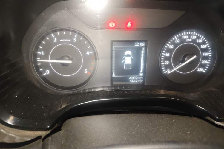 Used JMC Baodian 2023 2.5T Diesel Two-Wheel Drive Comfort Edition Flat-Base Cargo Bed Long Wheelbase JX4D25A6L