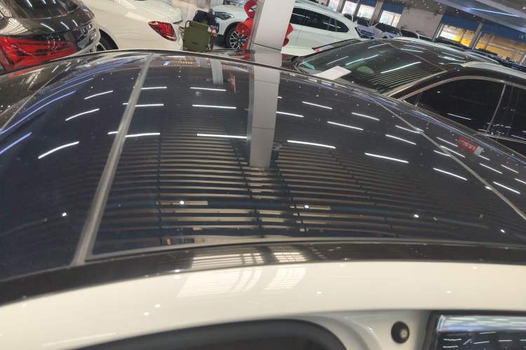 Used Mercedes-Benz E-Class 2022 E 300 L Sporty and Stylish Model Roof