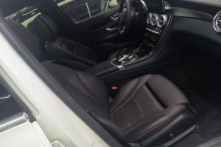 Used Mercedes-Benz GLC 2016 GLC 260 4MATIC Dynamic Edition Right Front Seat