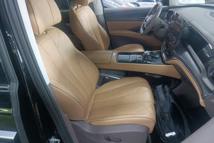 Used Denza D9 2022 DM-i 1040 Prestige Model Right Front Seat