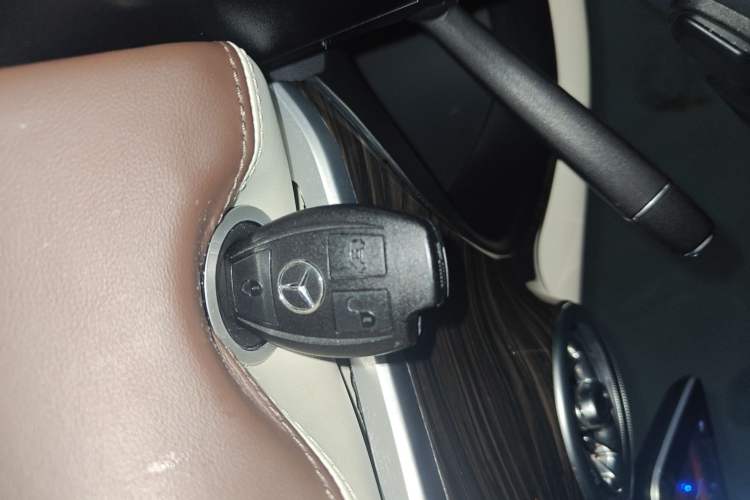 Used Mercedes-Benz Vito 2021 2.0T Elite Version 7 Seats