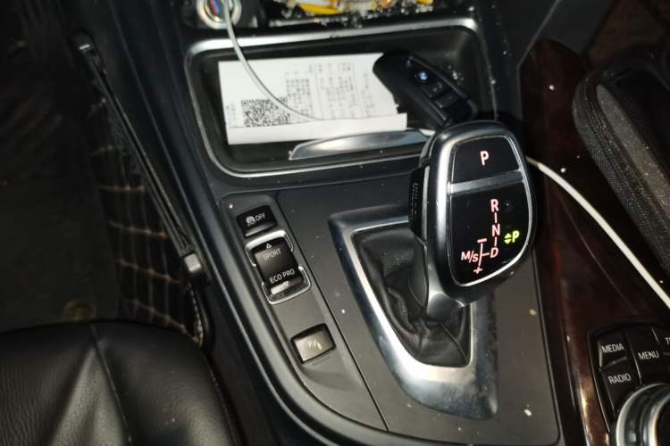 Used BMW 3 Series 2014 320Li Luxury Design Package
