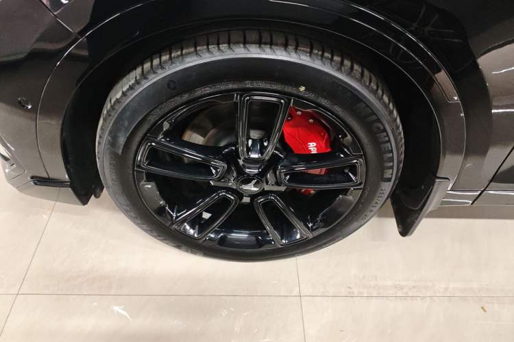 Used VOYAH FREE 2024 Ultra-Long Range Intelligent Driving Version Left Front Wheel Hub