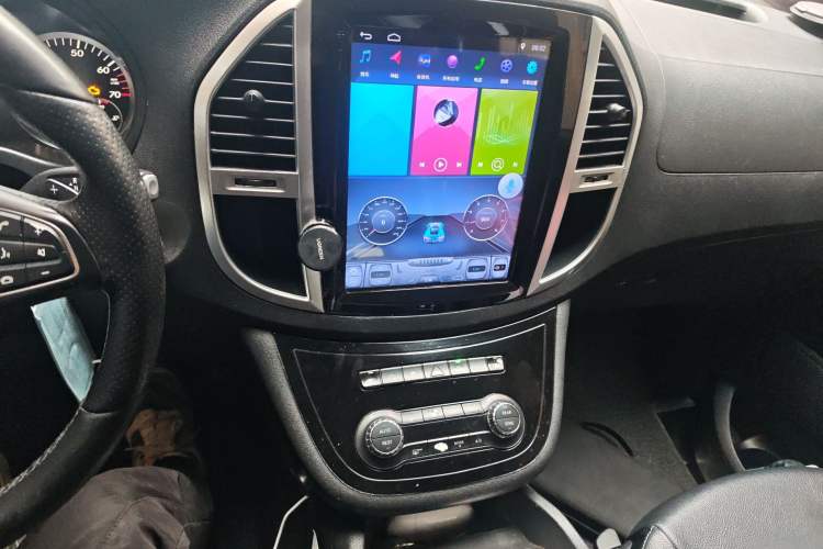Used Mercedes-Benz Vito 2018 2.0T Business Version China V Emission Standard Audio And AC Panel