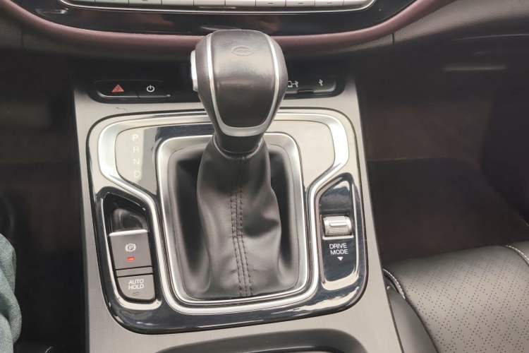 Used GAC Trumpchi M6 2021 PRO 270T DCT Luxury Edition Gear Lever