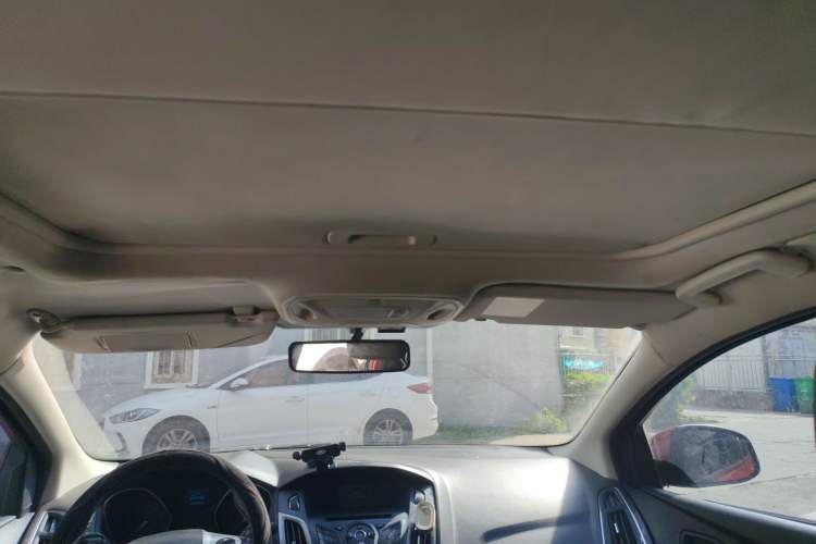 Used Ford Focus 2012 Hatchback 1.6L Manual Fashion Edition
