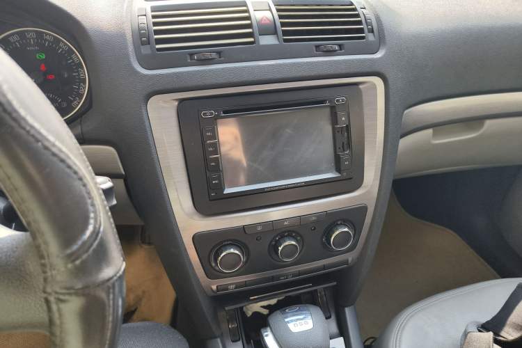 Used Skoda Octavia 2010 1.4TSI DSG Yijun Edition
